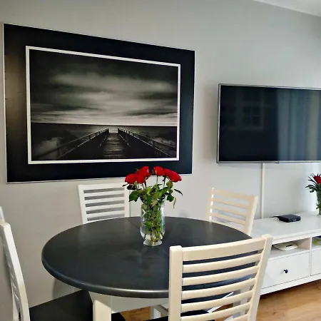 Apartament Rodzinny 200M Do Morza Kolobrzeg Exterior photo
